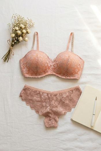 Lamelif Çıkarılabilir Askılı Lotus Takım