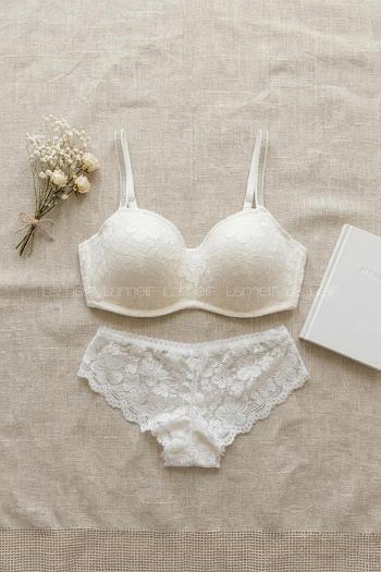 Lamelif Çıkarılabilir Askılı Lotus Takım