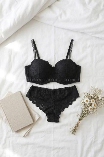 Lamelif Çıkarılabilir Askılı Lotus Takım