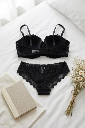 Lamelif Çıkarılabilir Askılı Lotus Takım