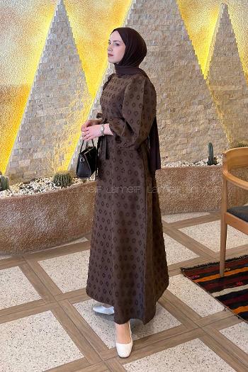 Lamelif Kabartma Nakış İşlemeli Tesettür Elbise Kahverengi