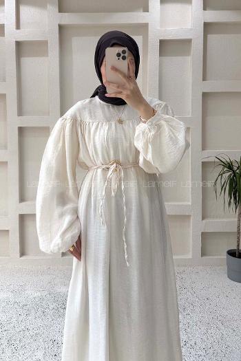 Lamelif Kemer Detaylı Tesettür Elbise Krem