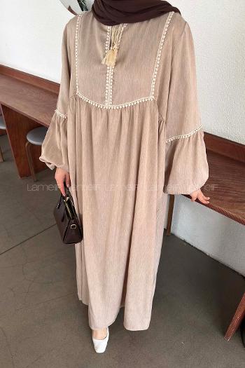 Lamelif Güpür Dantelli Püskül Detaylı Elbise Bej