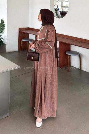 Lamelif Güpür Dantelli Püskül Detaylı Elbise Kiremit