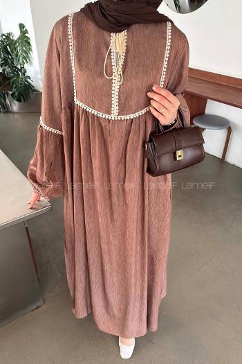 Lamelif Güpür Dantelli Püskül Detaylı Elbise Kiremit