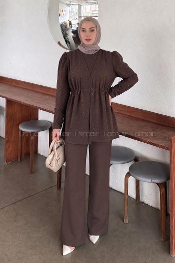 Lamelif Belden Büzgülü Taş Detaylı Pantolonlu Takım Acı Kahve