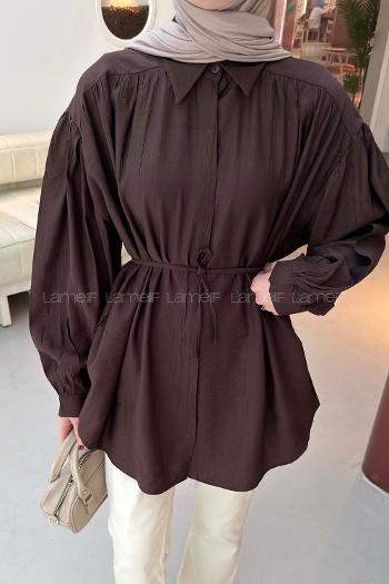 Lamelif Bağlama Detaylı Çilek Tesettür Gömlek Koyu Kahve