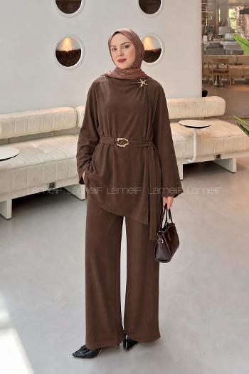 Lamelif Gold Broş Detaylı Pantolonlu Takım Acı Kahve