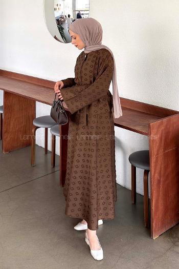 Lamelif Kabartma Nakış İşlemeli Etekli Takım Kahverengi