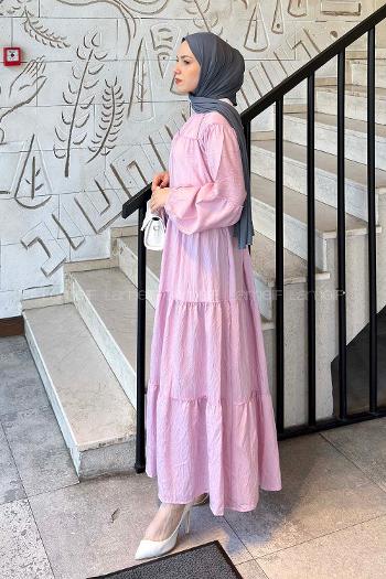 Lamelif Kat Detaylı Bağlamalı Elbise Pembe