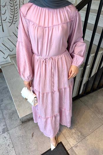 Lamelif Kat Detaylı Bağlamalı Elbise Pembe