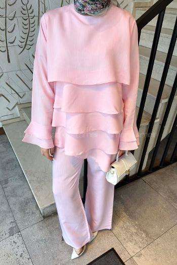 Lamelif Kat Detaylı Pantolonlu Takım Pembe