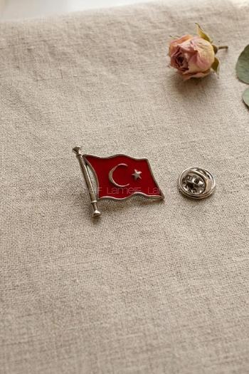 lamelif Dalgalanan Bayrak Rozet
