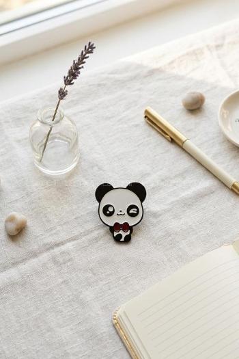 lamelif Göz Kırpan Panda Demir Broş