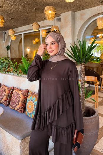 Lamelif Asimetrik Fırfır Detaylı Pantolonlu Takım Acı Kahve