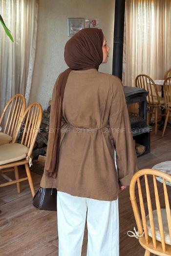 Lamelif Bağlama Detaylı Yırtmaçlı Gömlek Kahve