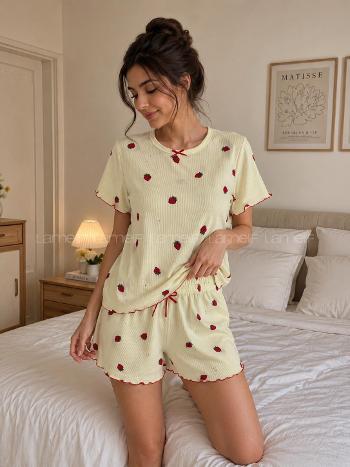 Lamelif Kadın Bisiklet Yaka Çilek Desen Şortlu Pijama Takımı