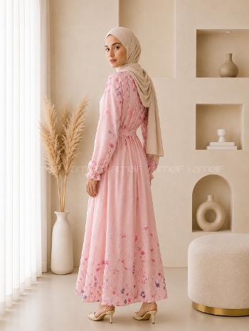 Lamelif Çiçek Baskılı Bağlama Detaylı Tesettür Elbise Pembe