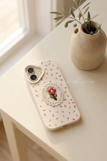 Lamelif iPhone 17 Vision Trend Dantel Çerçeveli Nakış İşlemeli  Detaylı Kılıf