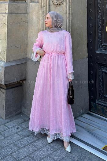 Lamelif Dantel Detaylı Matteo Elbise Pembe