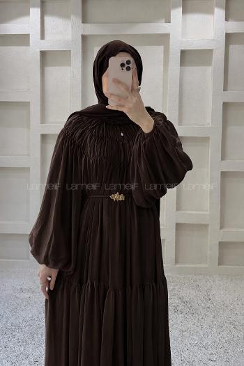 Lamelif Kat Detaylı Şifon Elbise Acı Kahve