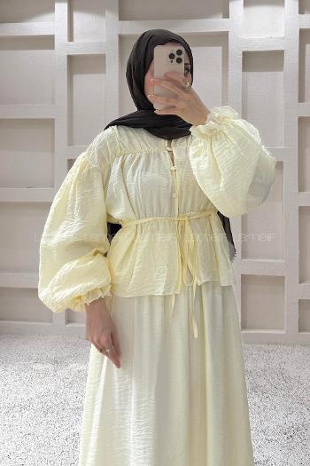 Lamelif Büzgülü Düğme Detaylı Takım Tereyağ Sarısı