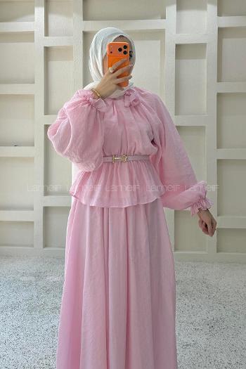 Lamelif Yakası Fiyonklu Etekli Takım Pembe