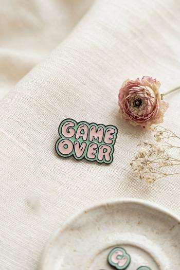 lamelif Game Over Broş