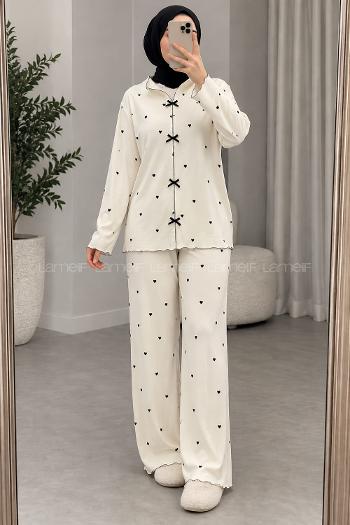 Lamelif Siyah Kalp Desenli Fiyonk Detaylı Pijama Takımı