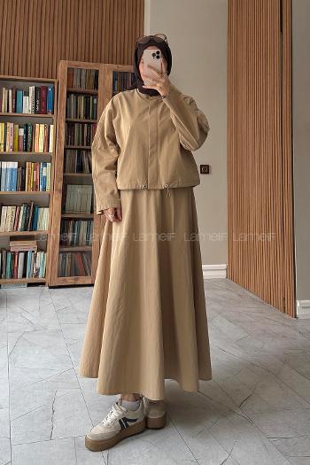 Camel Crew Neck Long Arm With Zipper Pleated Suit