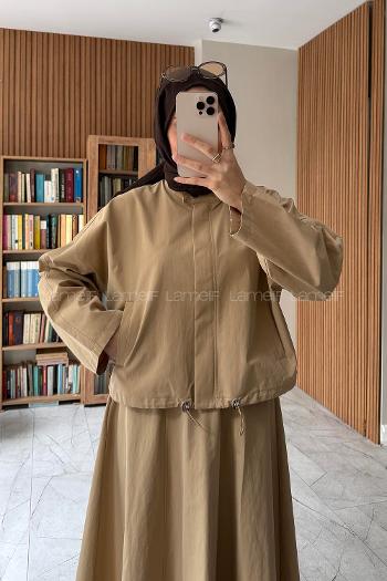 Camel Crew Neck Long Arm With Zipper Pleated Suit