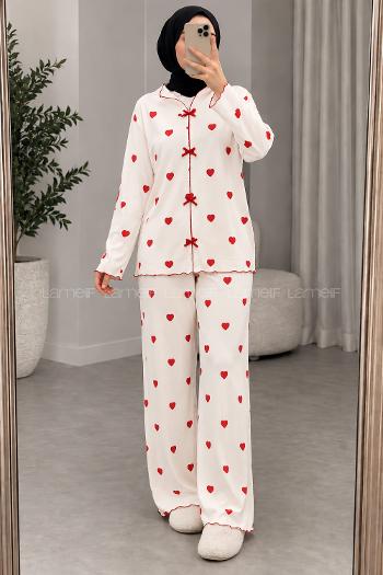 Lamelif Kalp Desenli Fiyonk Detaylı Pijama Takımı