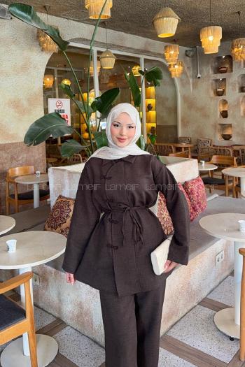 Lamelif Birit Detaylı Pantolonlu Keten Takım Acı Kahve