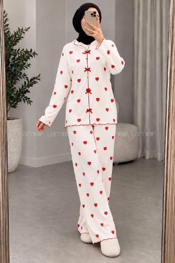 Lamelif Kalp Desenli Fiyonk Detaylı Pijama Takımı