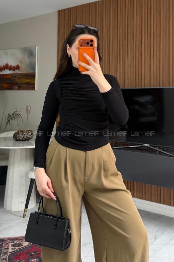 Lamelif Büzgü Detaylı Bluz Siyah