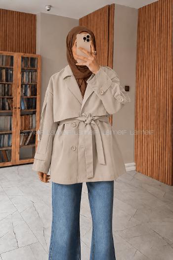 Lamelif Pelerinli Kısa Trençkot Taş Rengi