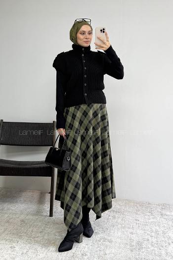 Black Turtle Neck Sleeveless Arm Buttoned Unprinted Vest