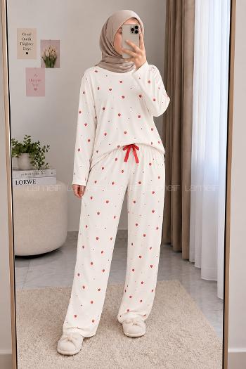 Lamelif Çilek Desenli Pijama Takımı