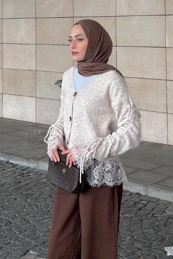 Lamelif V Yaka Dantel Detaylı Triko Hırka Taş