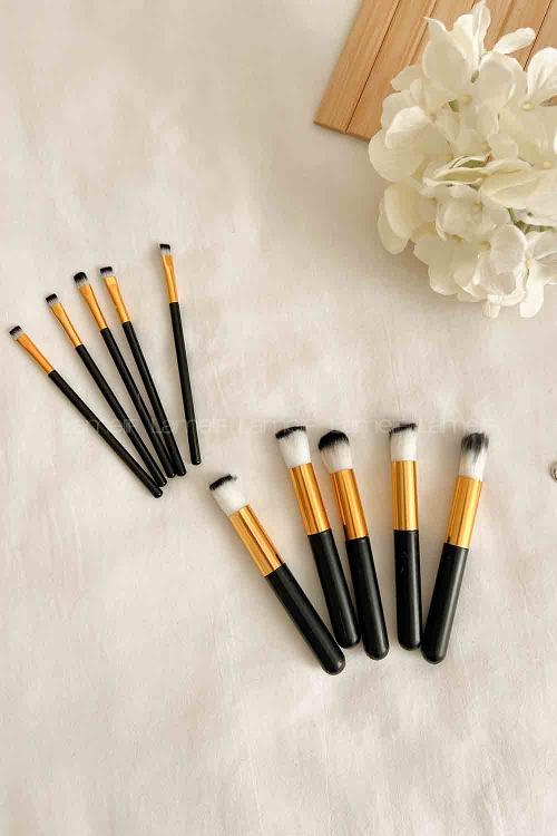 Black Makeup Brush
