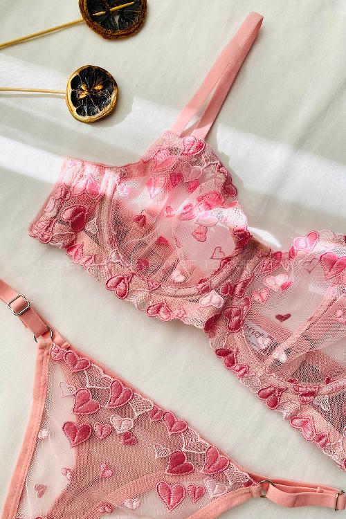 Lamelif Brode Nakışlı Takım