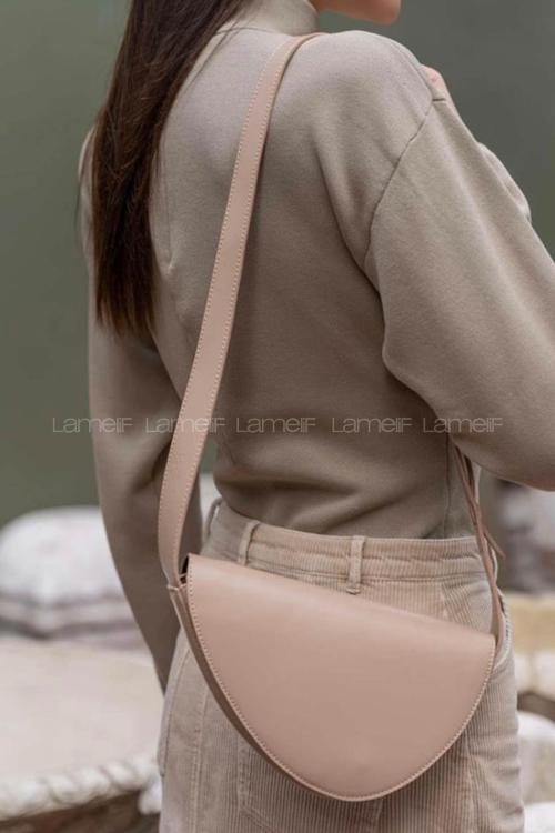 Lamelif Çapraz Askılı Asimetrik Kadın Çanta Vizonrengi