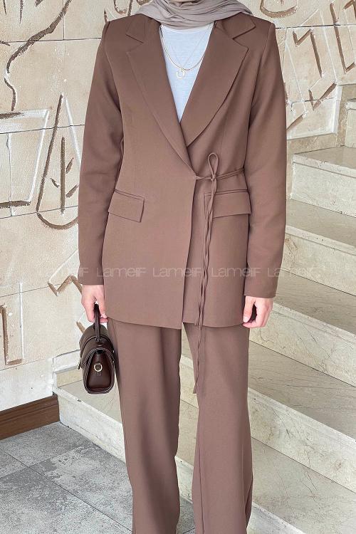 Lamelif Bağlama Detaylı Ceket Takım Kahverengi