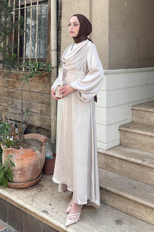 Lamelif Ön Drapeli Saten Tesettür Elbise Taş Rengi