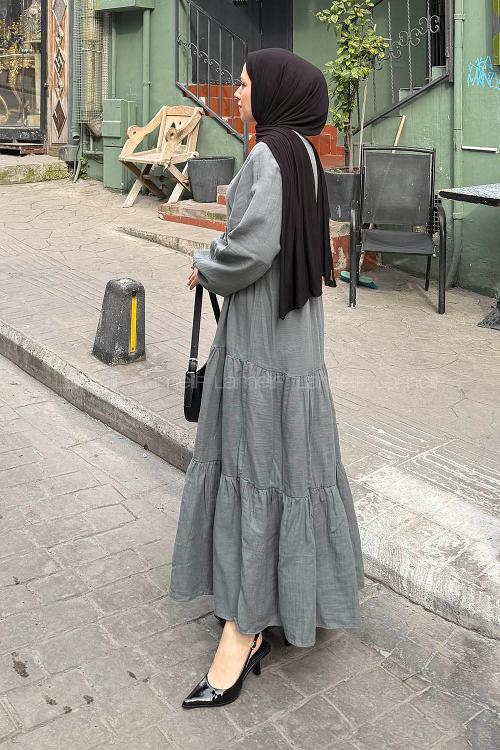 Lamelif Ön Yarım Düğme Detaylı Müslin Kumaş Tesettür Elbise Gri