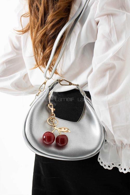 Lamelif Betty Model Charm Hediyeli Kadın El Ve Omuz Çantası Gümüş