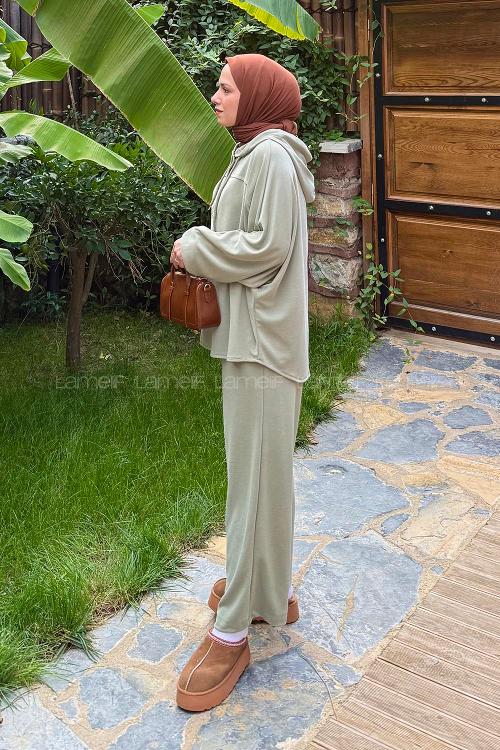 Plum Green Hood Neck Viscose Fabric Polyester Comfortable Suit