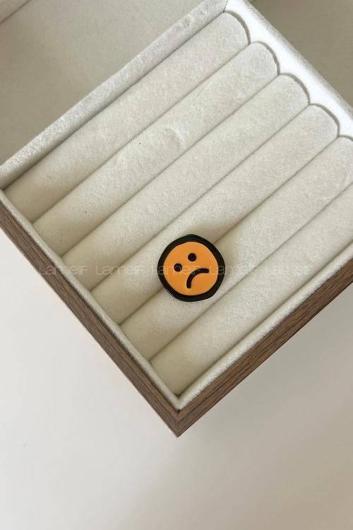 Modalamelif Üzgün Mod Demir Broş