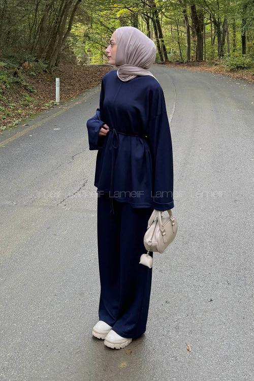 Lamelif Yırtmaç Detaylı Oysho Pantolonlu Takım Lacivert