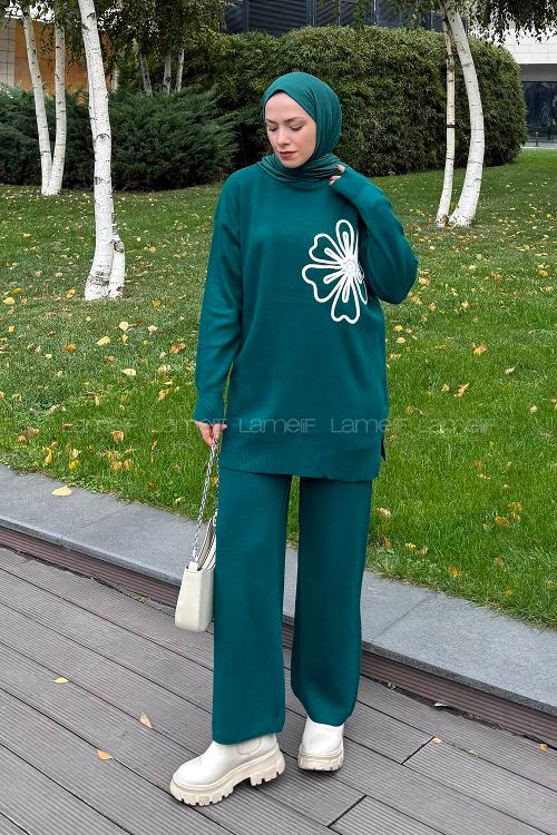 Lamelif Çiçek Detaylı Triko Takım Zümrüt